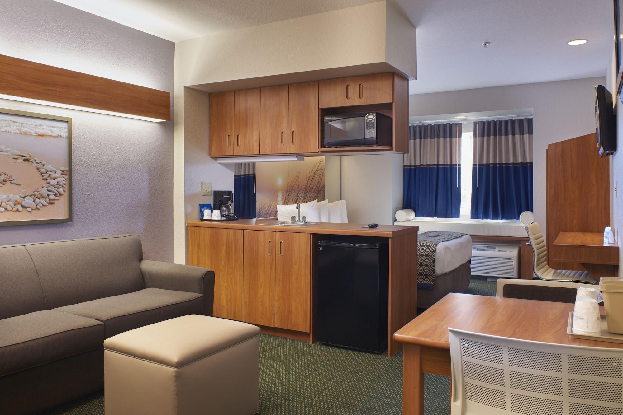 Microtel Inn & Suites By Wyndham Port Charlotte Punta Gorda Exterior photo